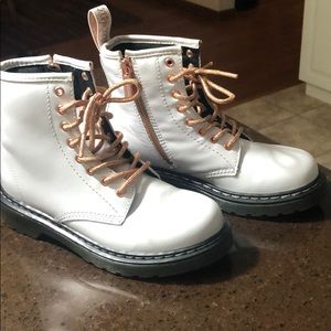 Girl’s Doc Marten boots like NEW